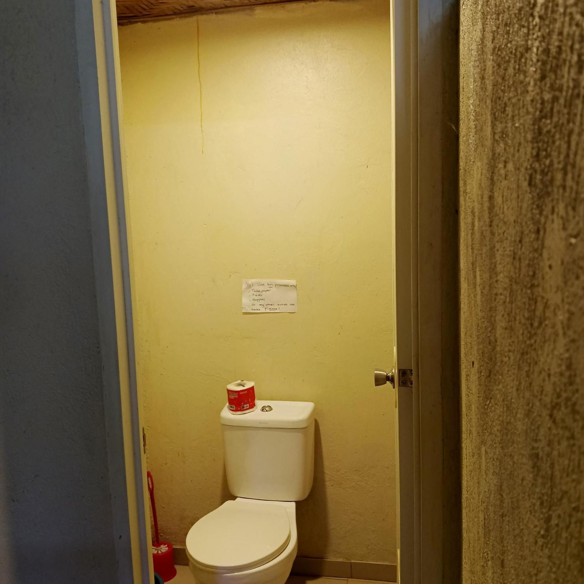 Two Crazy Monkeys Hotel Bakhawan Bilik gambar