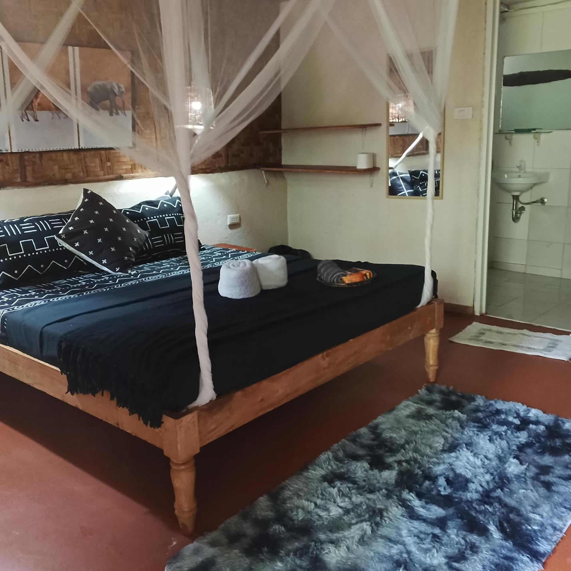 Two Crazy Monkeys Hotel Bakhawan Luaran gambar