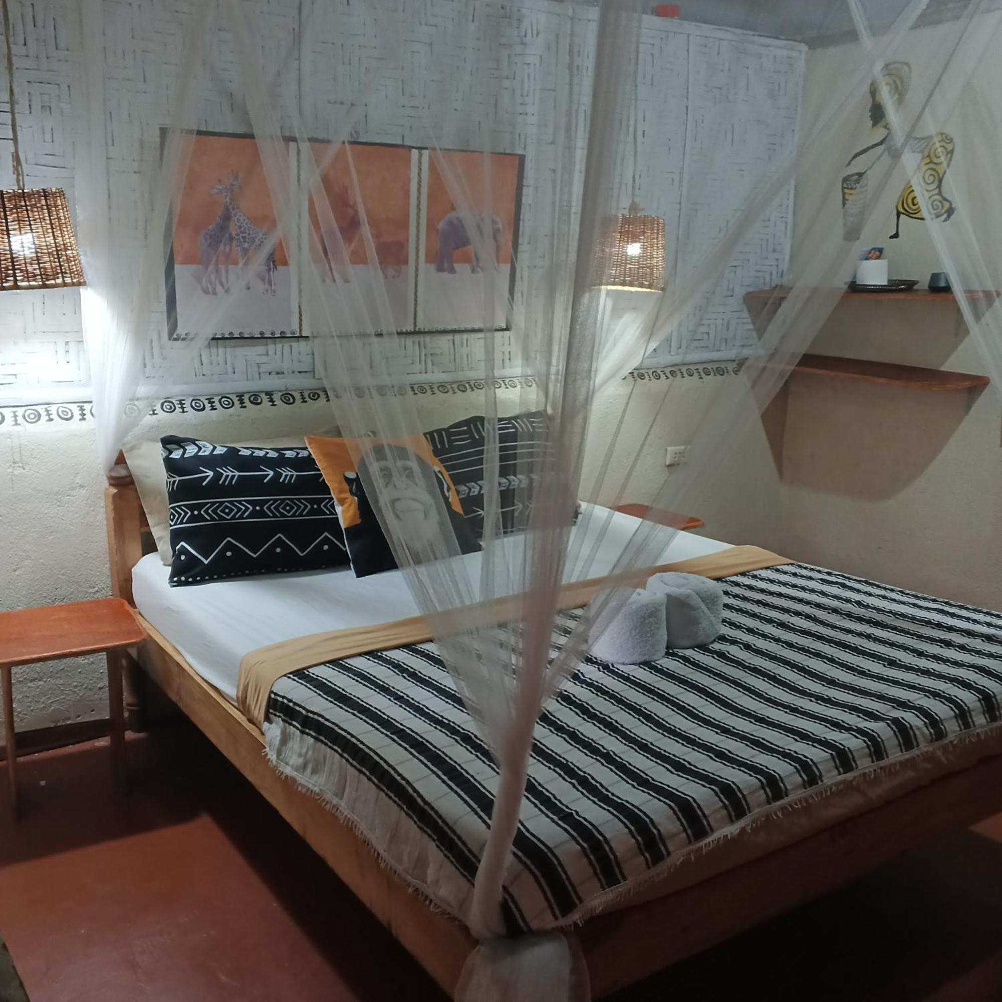 Two Crazy Monkeys Hotel Bakhawan Luaran gambar