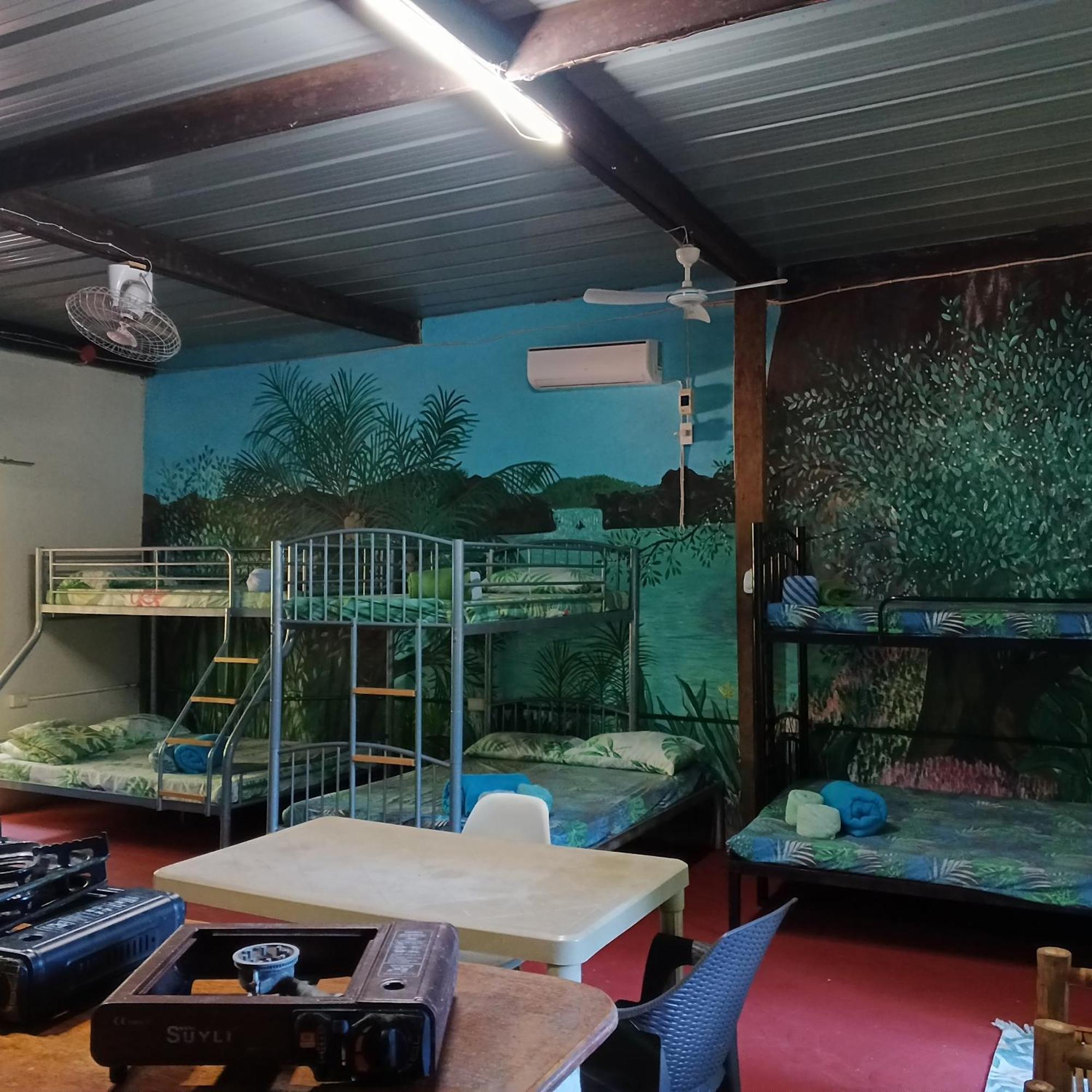 Two Crazy Monkeys Hotel Bakhawan Luaran gambar