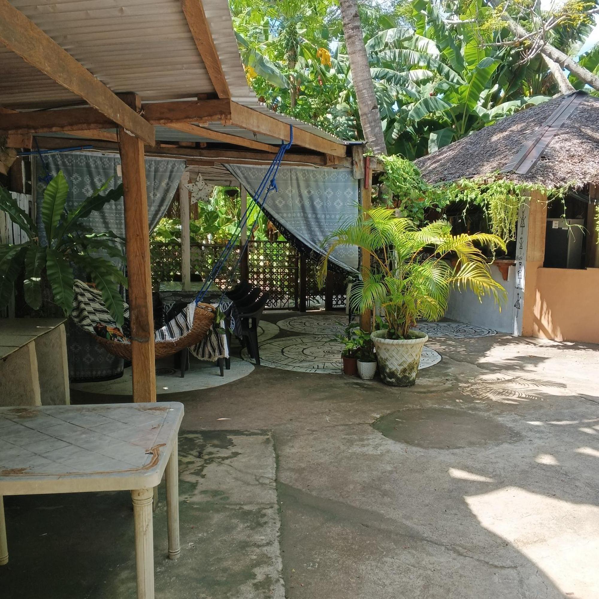 Two Crazy Monkeys Hotel Bakhawan Luaran gambar