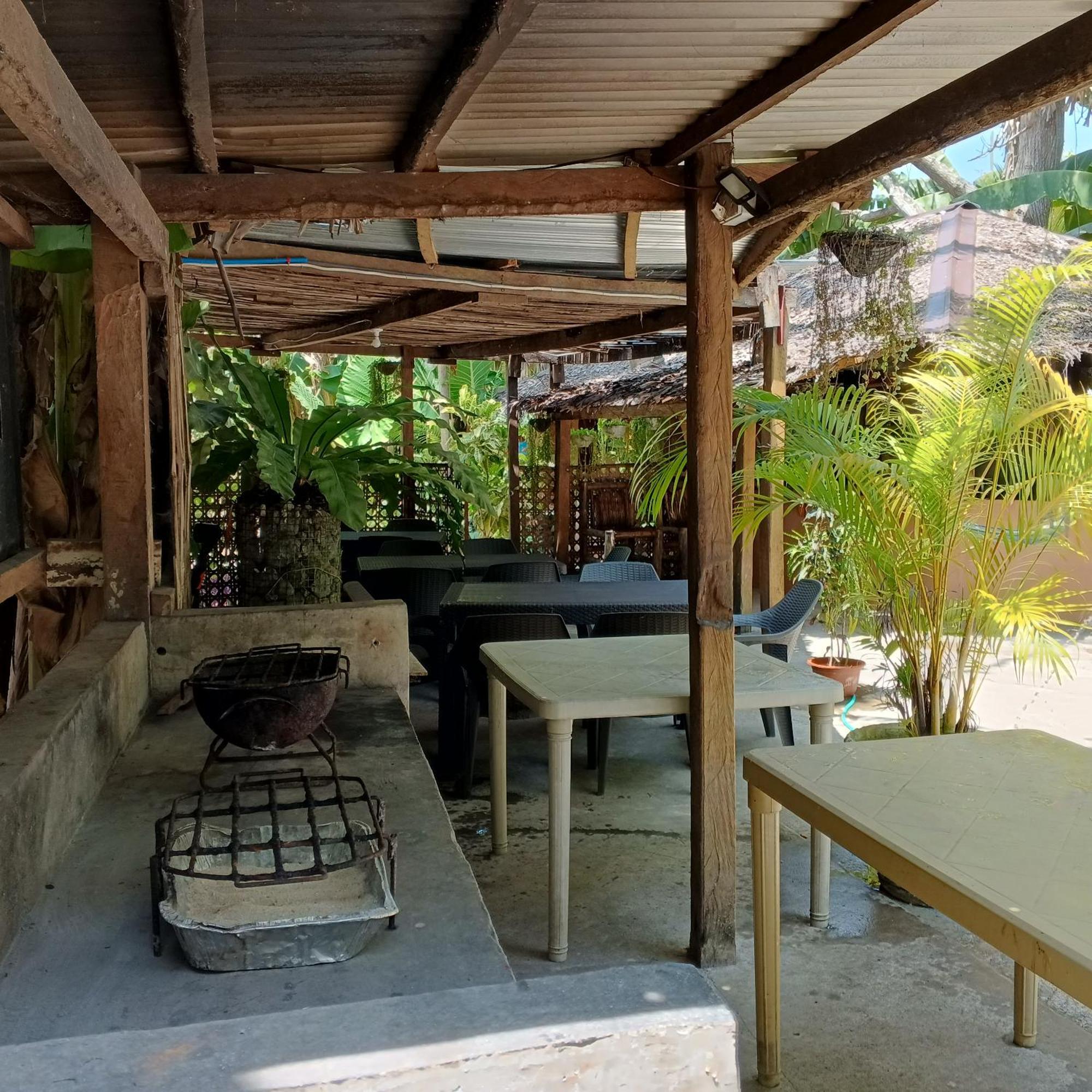 Two Crazy Monkeys Hotel Bakhawan Bilik gambar