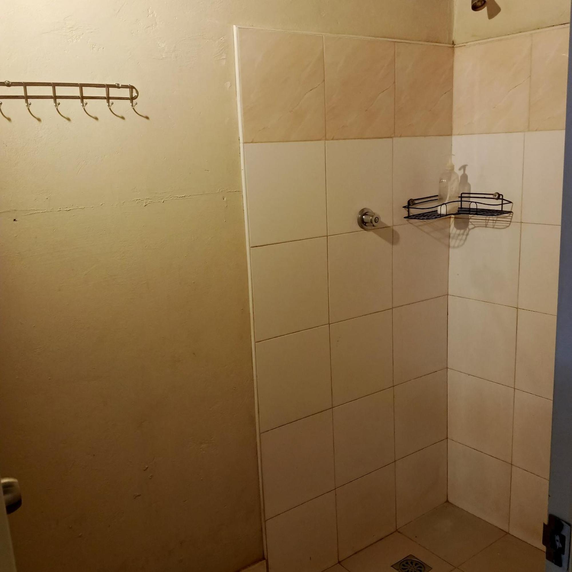 Two Crazy Monkeys Hotel Bakhawan Bilik gambar